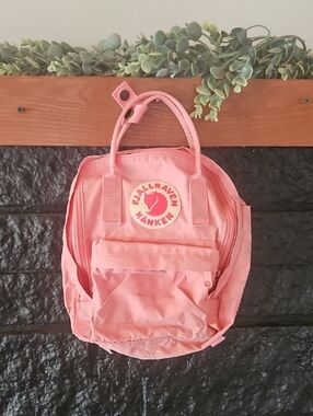 Kånken Mini Pink Backpack